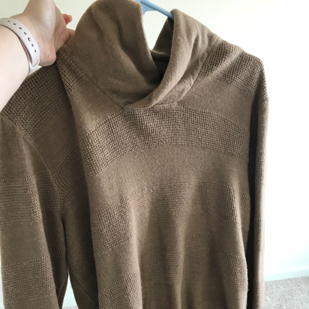 Turtle neck casual sweater